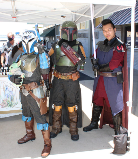 Close Encounter at the Pearl City Shopping Center